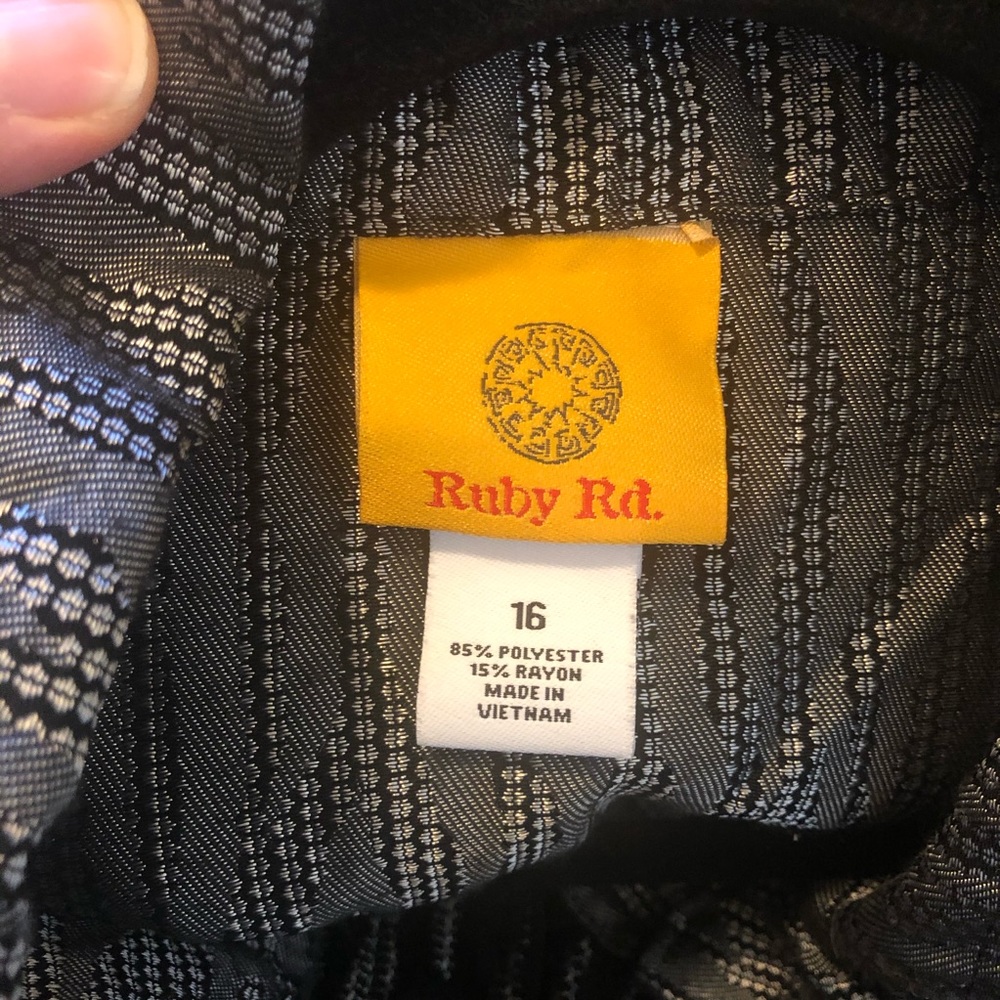Ruby Rd. Black & Metallic Silver Jacket Size 16 - image 4